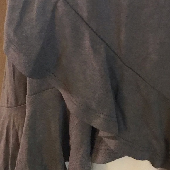 🆕 I Joah Gray Asymmetrical Top-Small - Picture 5 of 7